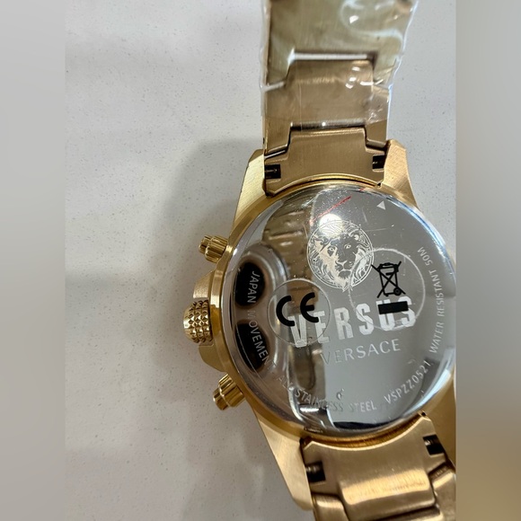 NWT Versus Versace Black and Gold Timepiece 46MM Griffith Chronograph - Picture 6 of 7